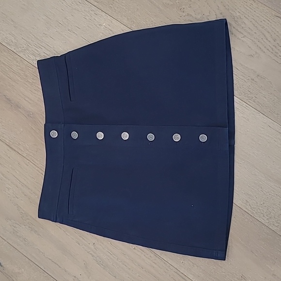 EUC Wilfred Free Skirt Women's sz 8 Blue Stretch Denim Button Down Mini Skirt - Picture 1 of 8